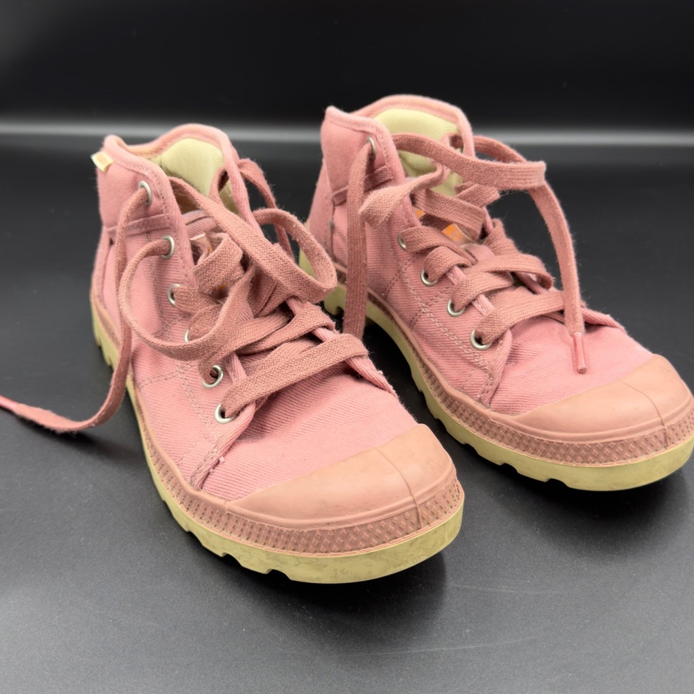 PALLADIUM PINK SIZE 6